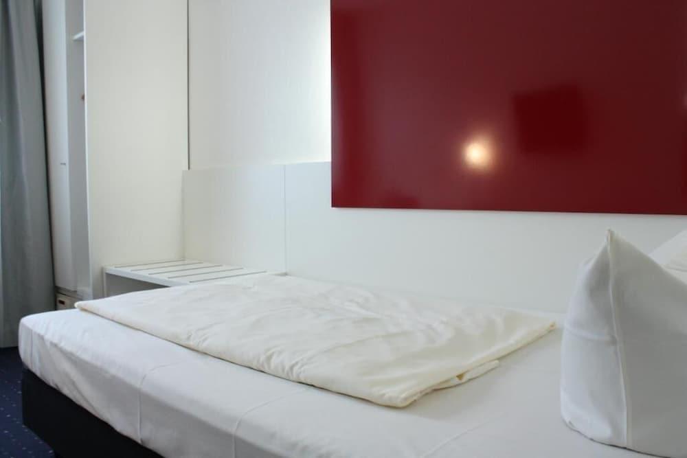 โรงแรมแอดมิรัล Frankfurt am Main ภายนอก รูปภาพ