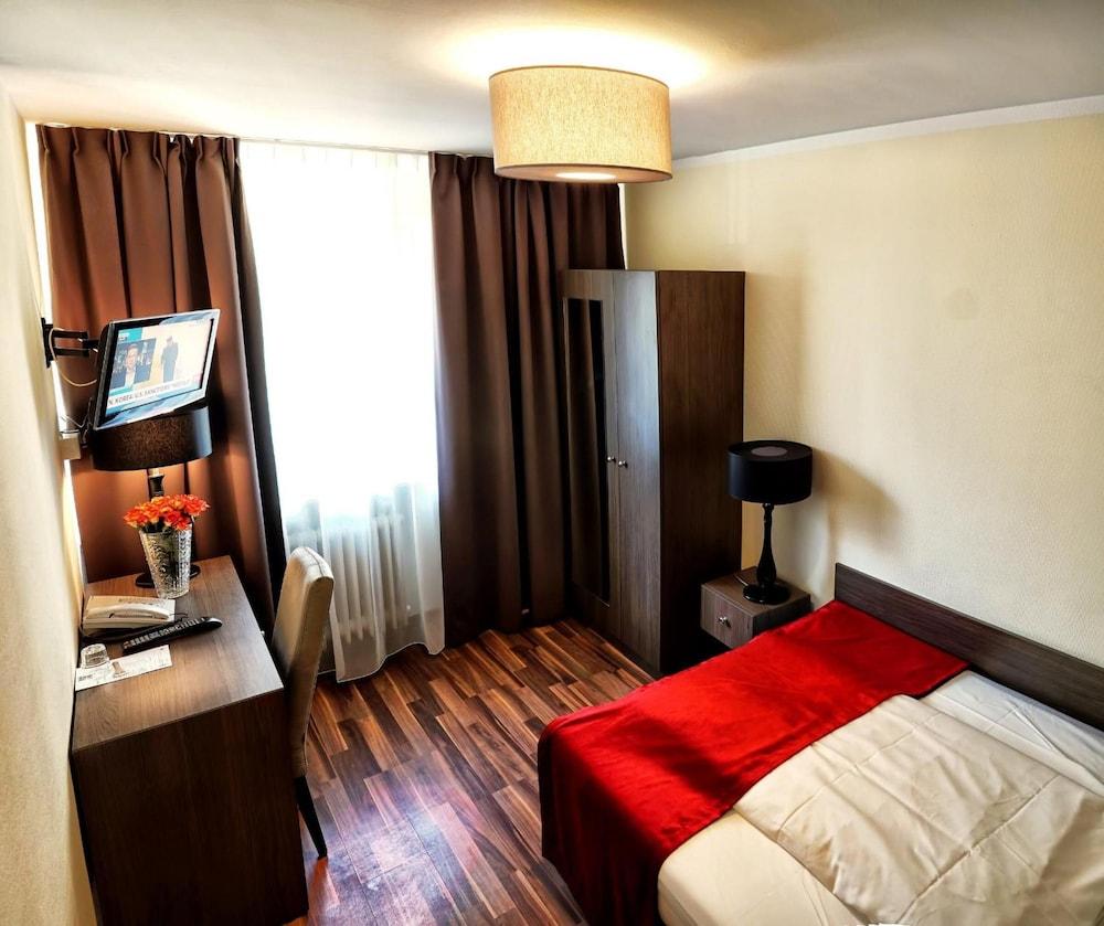 โรงแรมแอดมิรัล Frankfurt am Main ภายนอก รูปภาพ