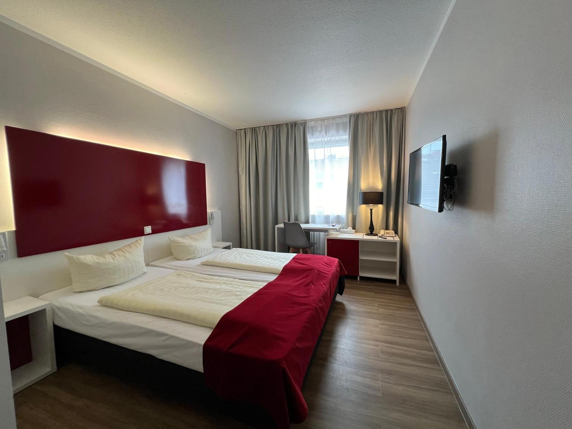 โรงแรมแอดมิรัล Frankfurt am Main ภายนอก รูปภาพ