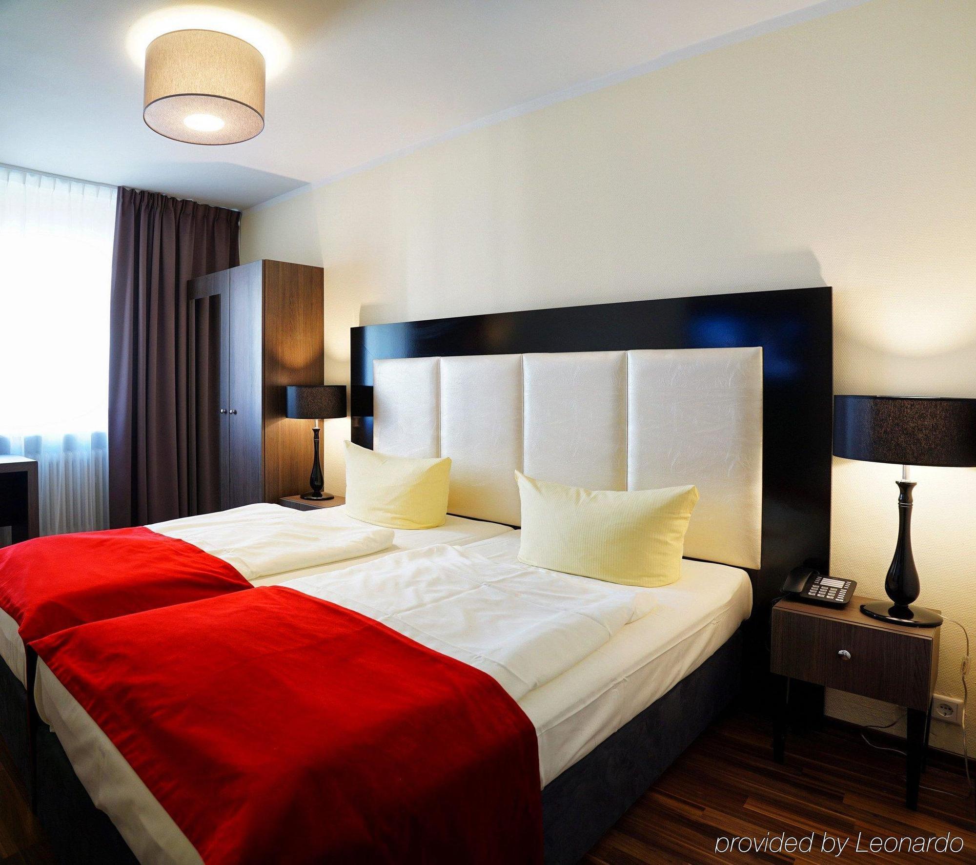 โรงแรมแอดมิรัล Frankfurt am Main ภายนอก รูปภาพ