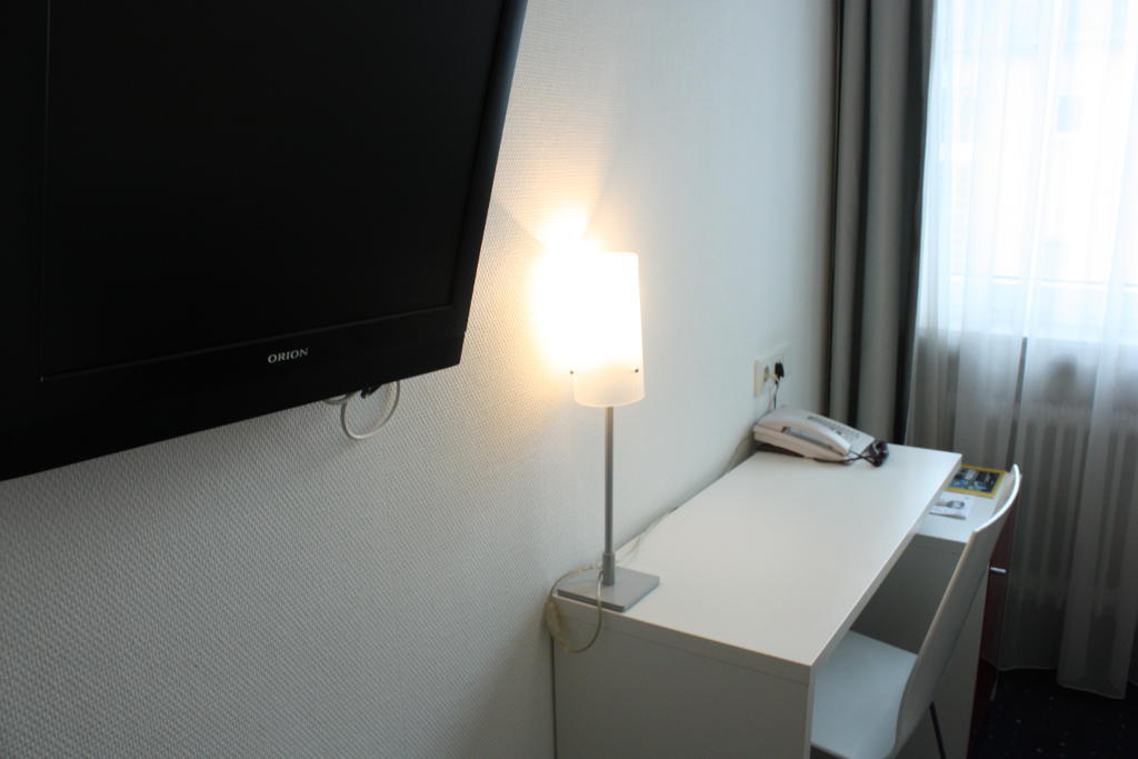 โรงแรมแอดมิรัล Frankfurt am Main ภายนอก รูปภาพ